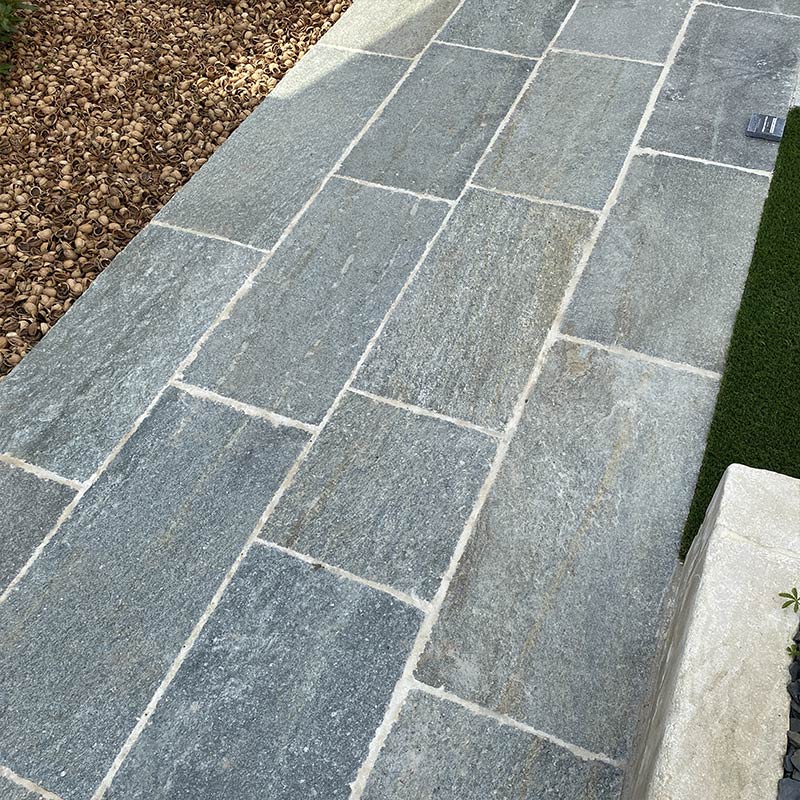 Dallage Luzerne Gneiss - clivé