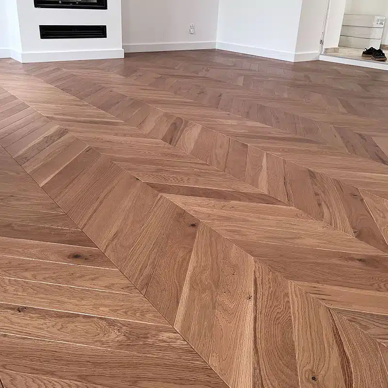 Parquet massif village dans une pièce de vie