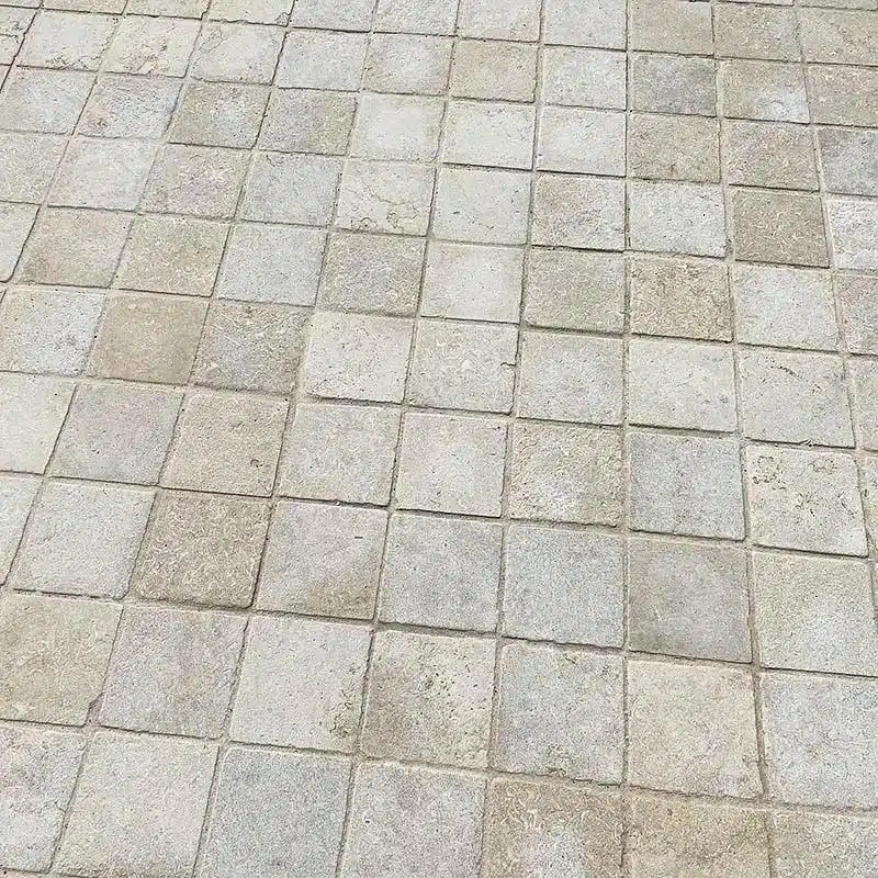 Pavés en costa brava clair de 10x10 cm