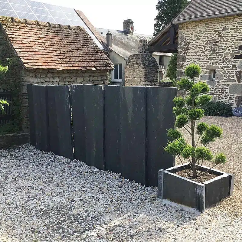Séparation de jardin avec palis schiste