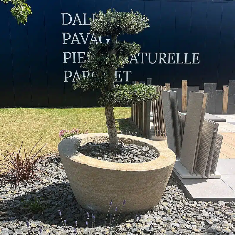 Bac pour un arbre en pierre calcaire