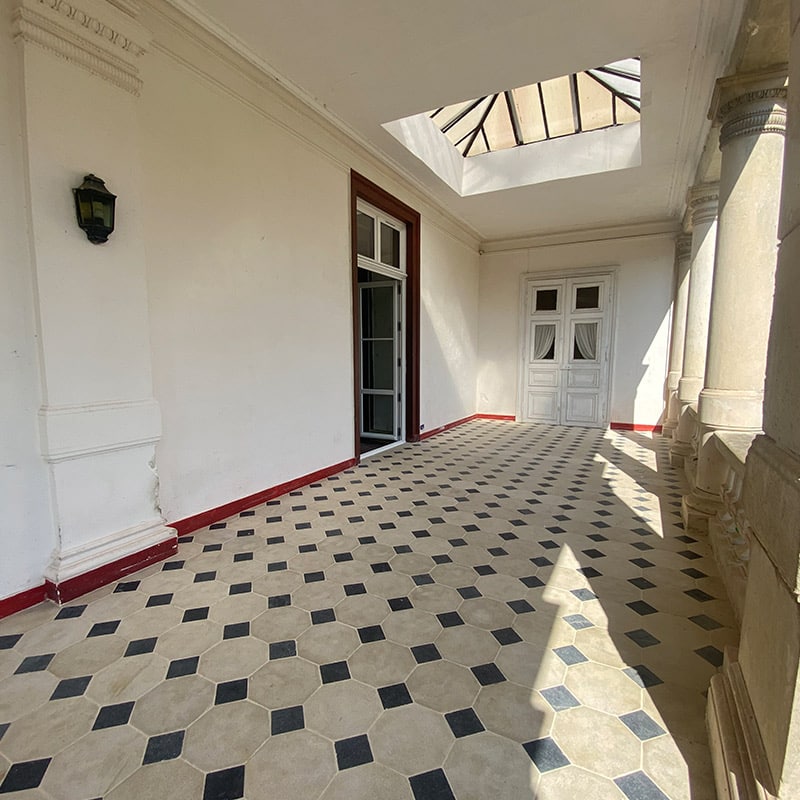 réalisation avec notre dallage en cabochon