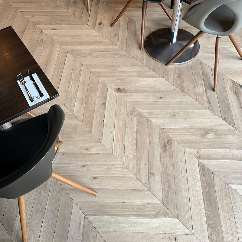 Réalisation avec notre parquet point de Hongrie opera