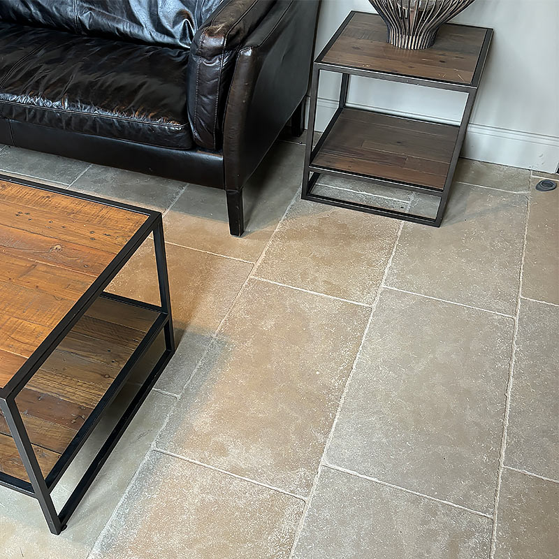 Petite pièce en dallage mera beige